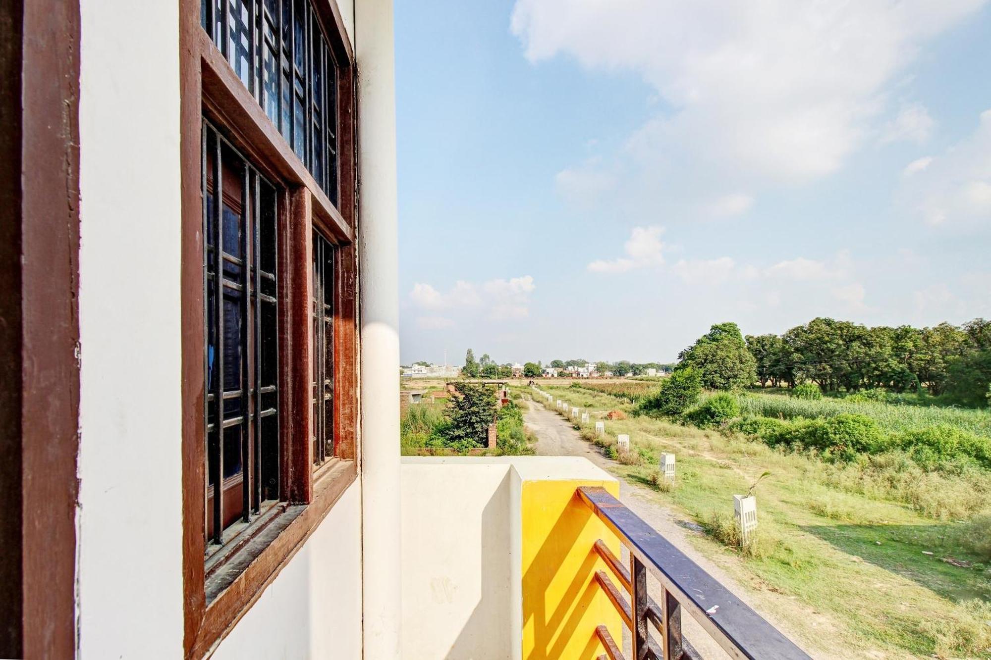 Hotel O Jr Hotel Lakhnau Kültér fotó